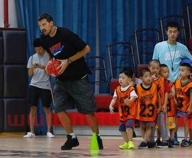 怎么教孩子篮球(怎么教小孩子打全场篮球)